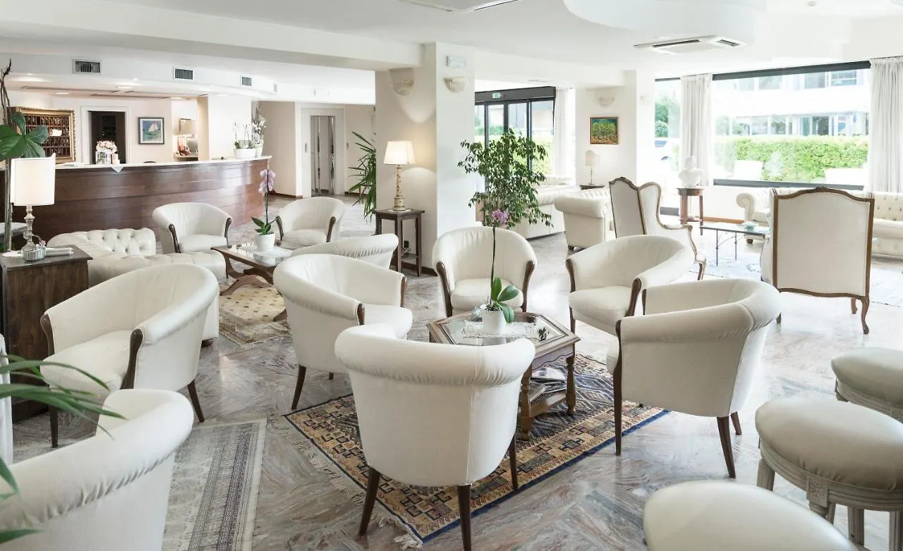 Hotel Apollo Riccione 4*,