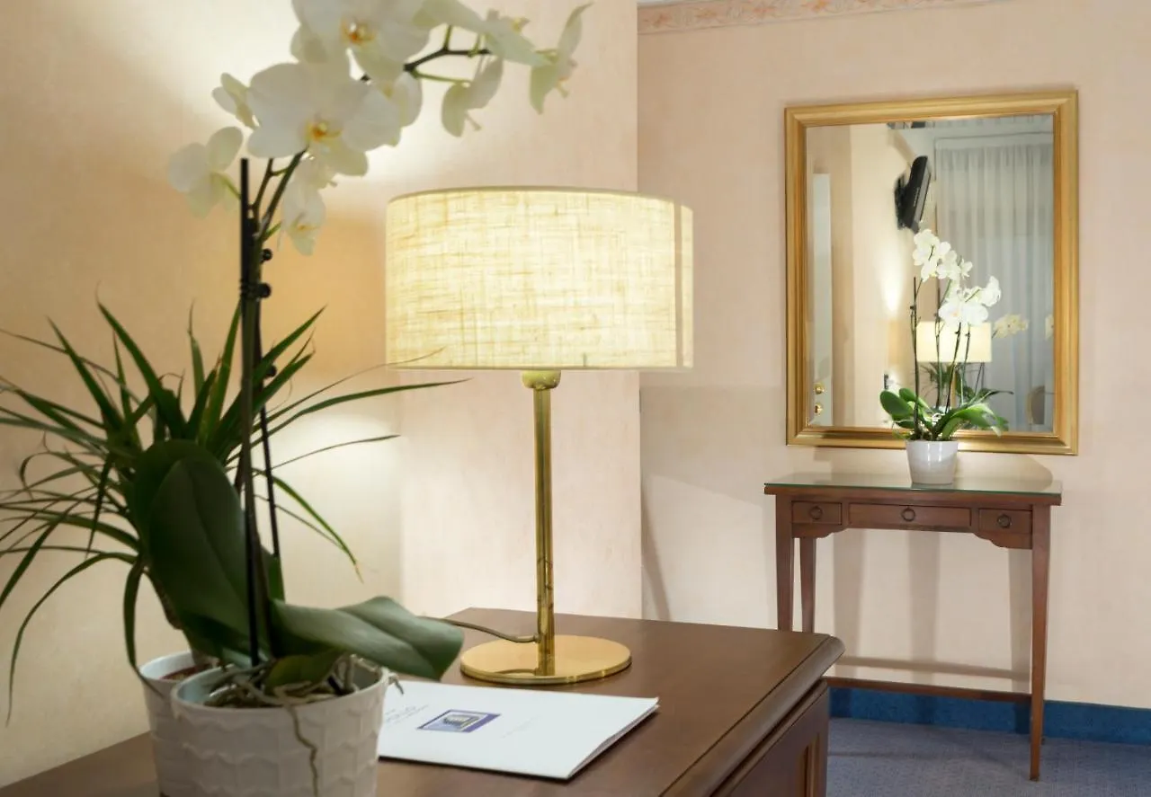 Hotel Apollo Riccione 4*,  Italien